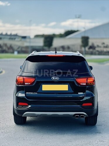 Kia Sorento-9