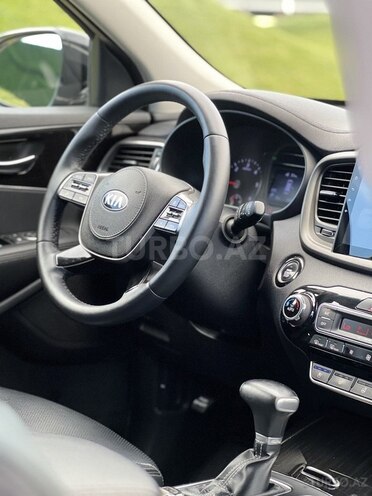 Kia Sorento-19