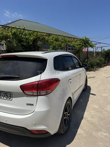 Kia Carens-5