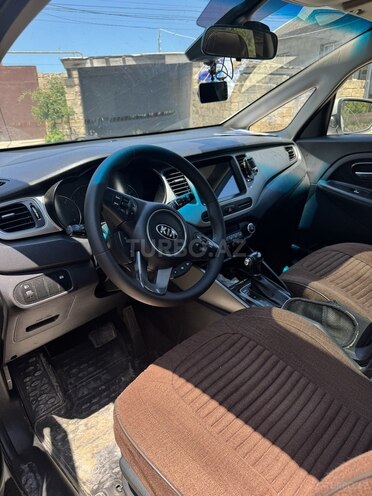Kia Carens-11