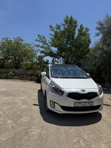 Kia Carens-2