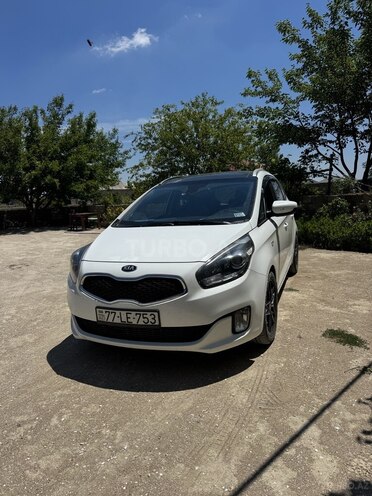 Kia Carens-1