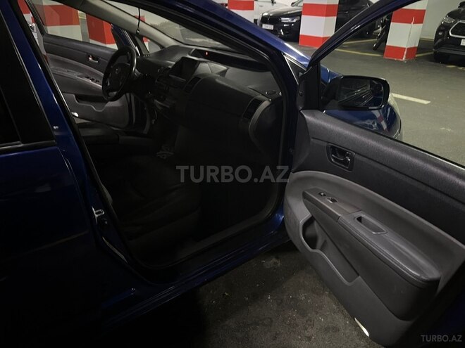 Toyota Prius-8
