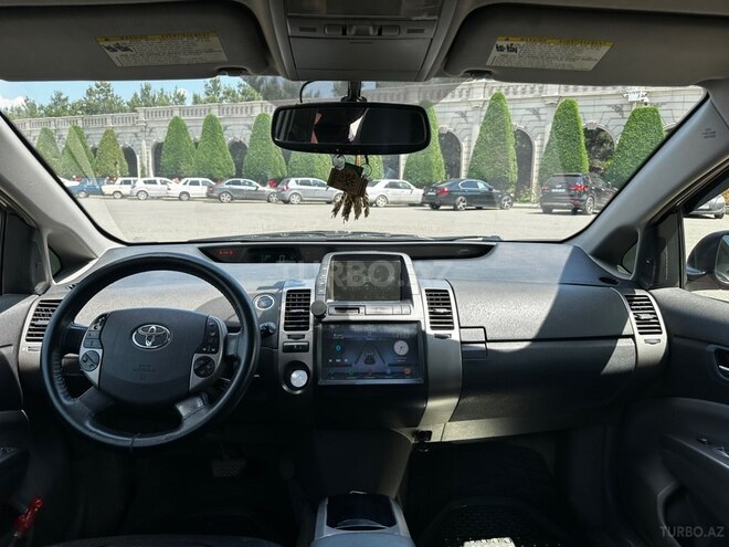 Toyota Prius-7