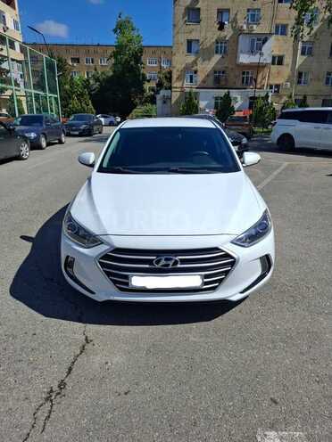 Hyundai Elantra-1