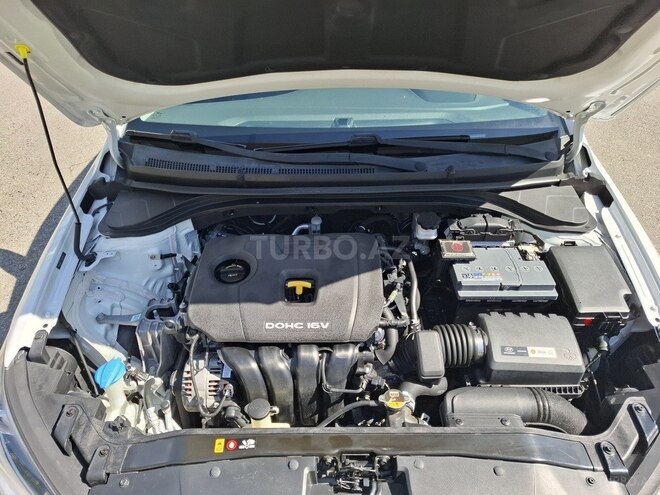 Hyundai Elantra-10