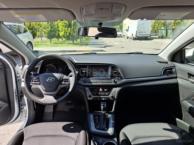 Hyundai Elantra-5