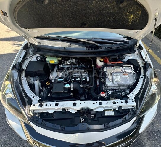 Toyota Aqua-9