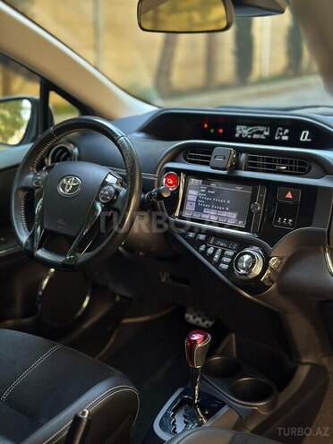 Toyota Aqua-8
