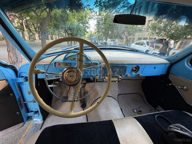 GAZ 21 "Volga"-10