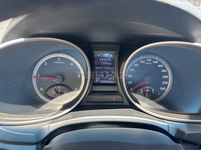 Hyundai Santa Fe-15