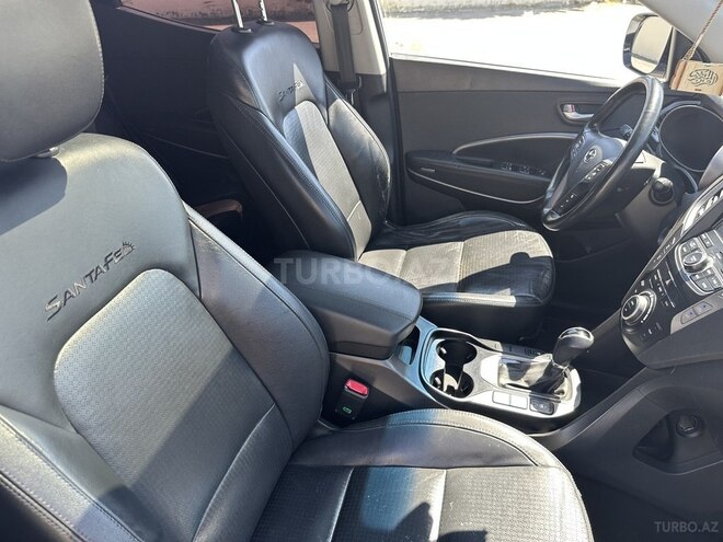 Hyundai Santa Fe-13