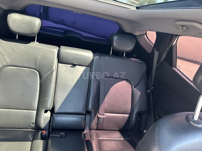 Hyundai Santa Fe-12