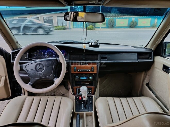 Mercedes 190-9