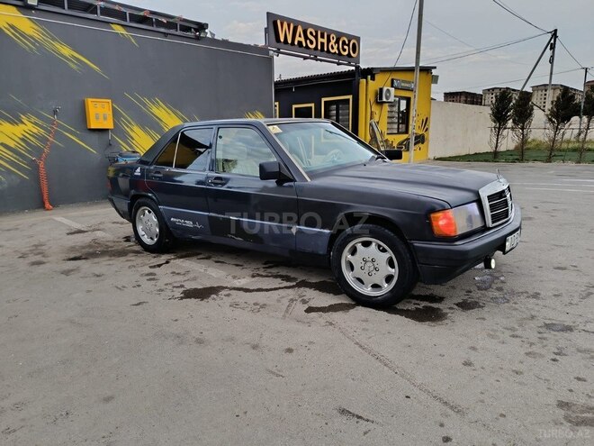 Mercedes 190-2