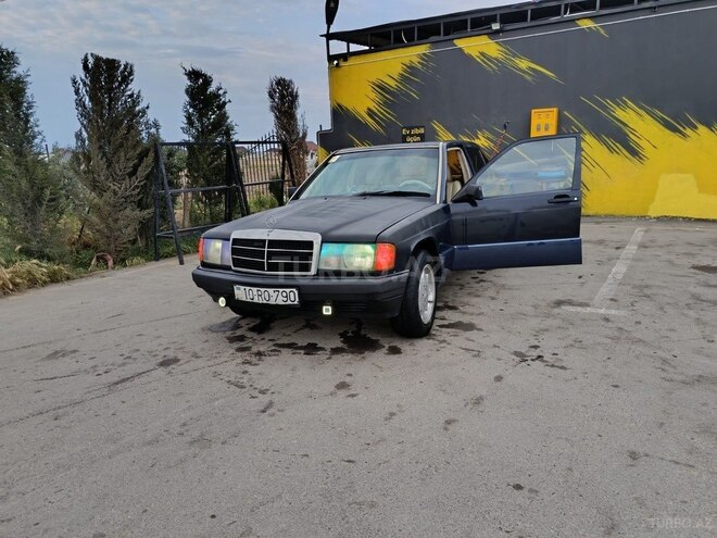 Mercedes 190-4