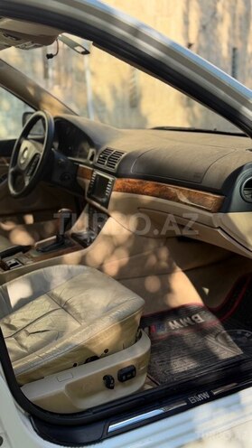 BMW 525-12