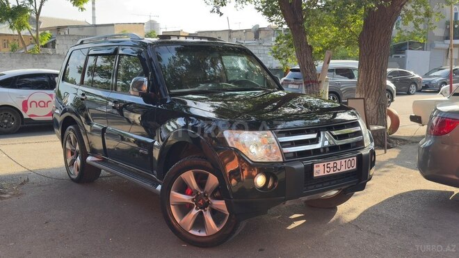 Mitsubishi Pajero-3