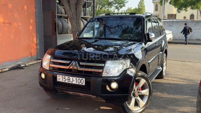 Mitsubishi Pajero-1