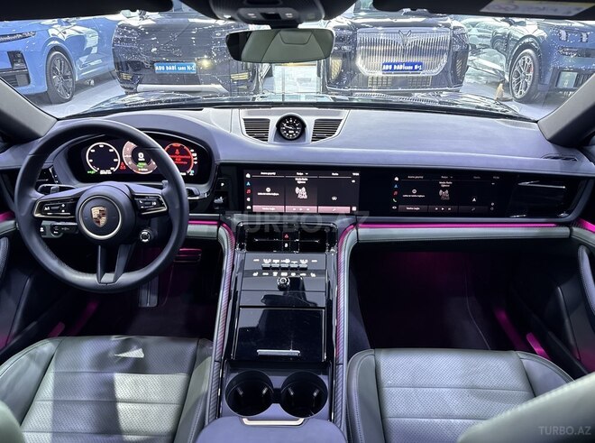 Porsche Panamera 4 E-Hybrid-8