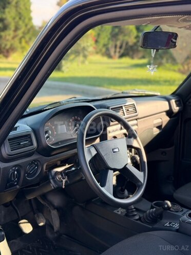 LADA (VAZ) Niva-8