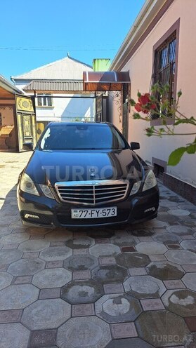 Mercedes E 220-1