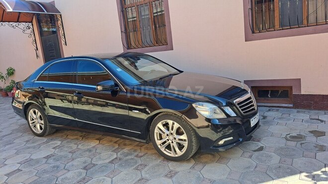 Mercedes E 220-2