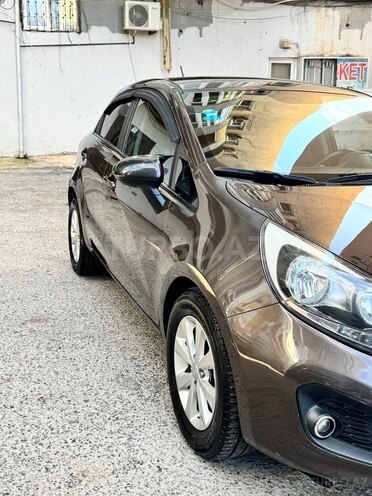 Kia Rio-2