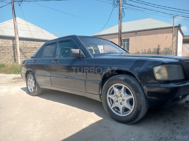 Mercedes 190-2