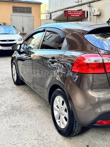 Kia Rio-5