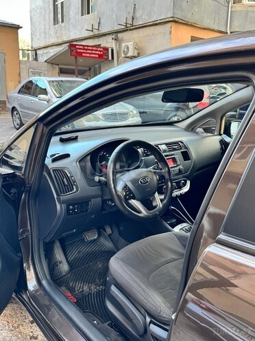 Kia Rio-11