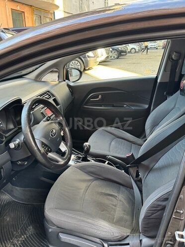 Kia Rio-10