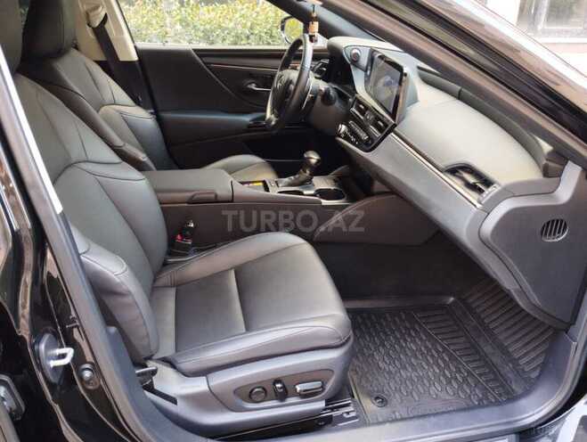 Lexus ES 300h-8