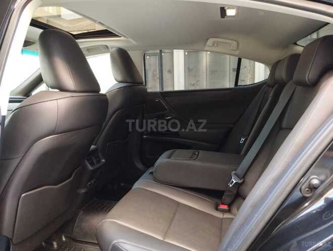 Lexus ES 300h-17