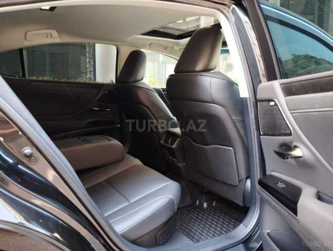 Lexus ES 300h-16