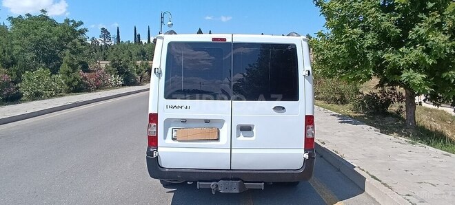 Ford Transit-2