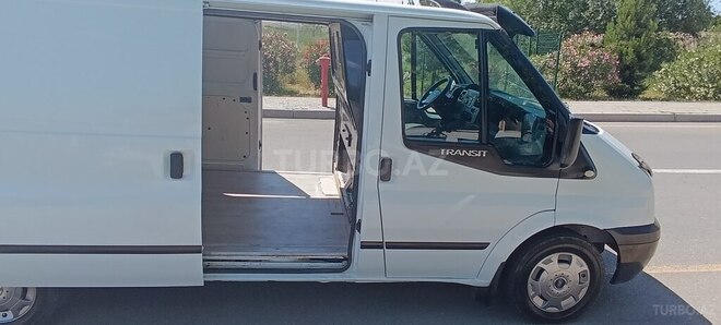 Ford Transit-6