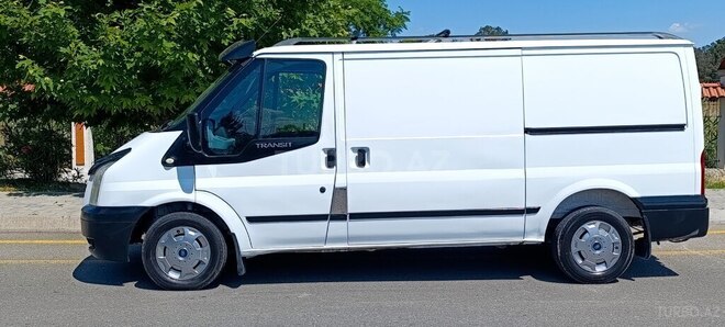Ford Transit-9