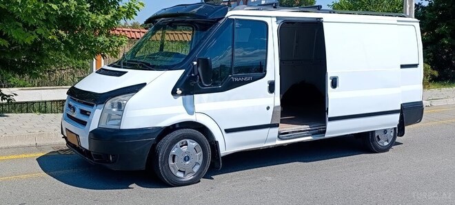 Ford Transit-7