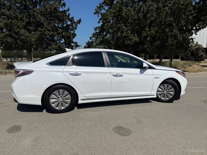 Hyundai Sonata-4
