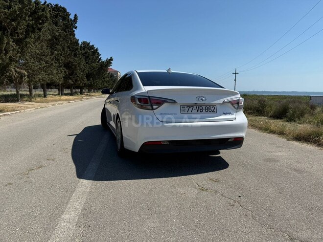 Hyundai Sonata-5