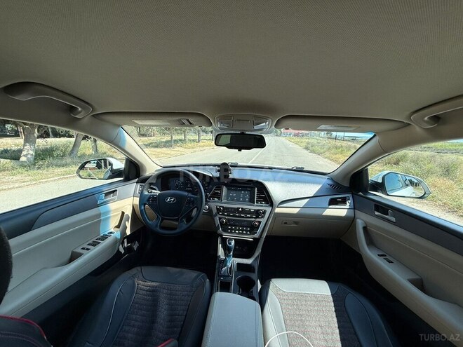Hyundai Sonata-11