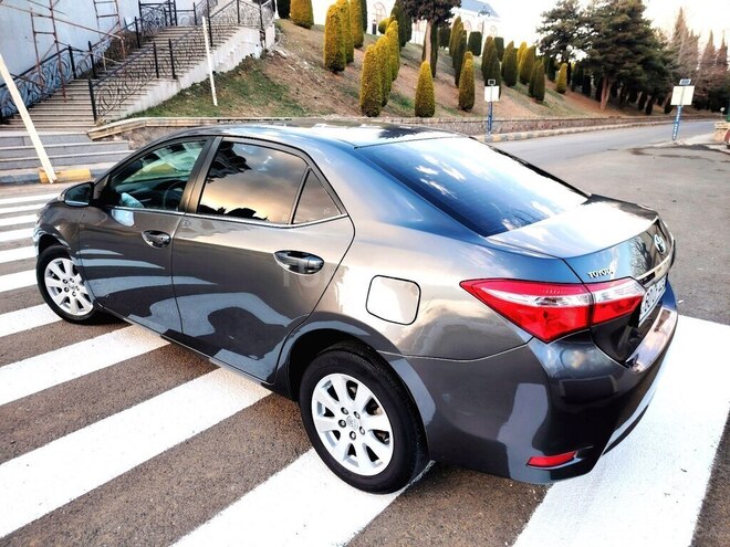 Toyota Corolla-5