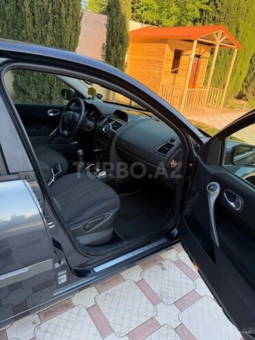 Renault Megane-7
