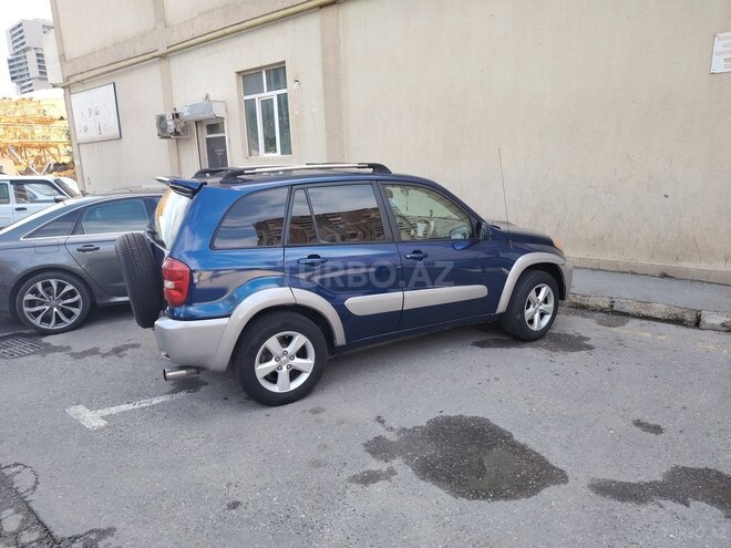 Toyota RAV4-2