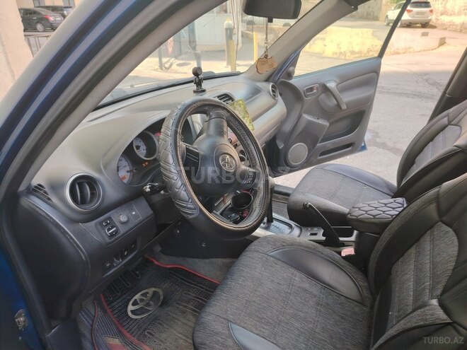 Toyota RAV4-5