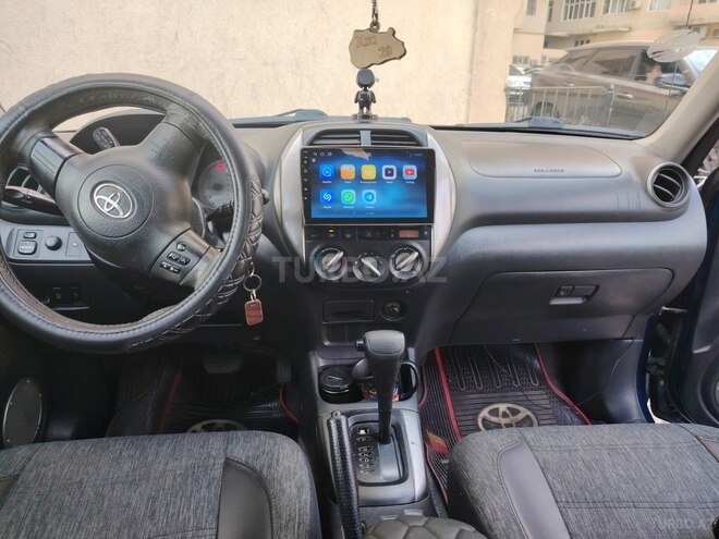 Toyota RAV4-6