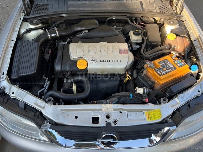 Opel Vectra-11