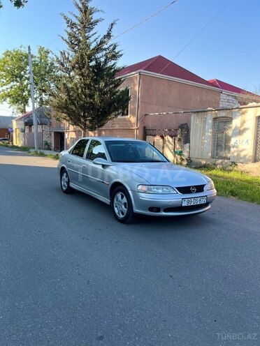 Opel Vectra-4