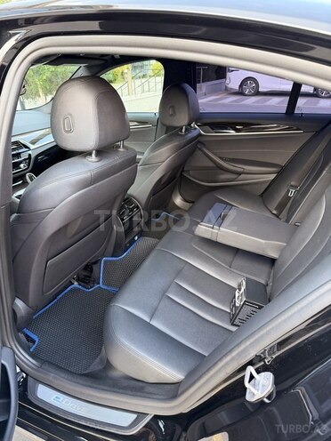 BMW 530e-7